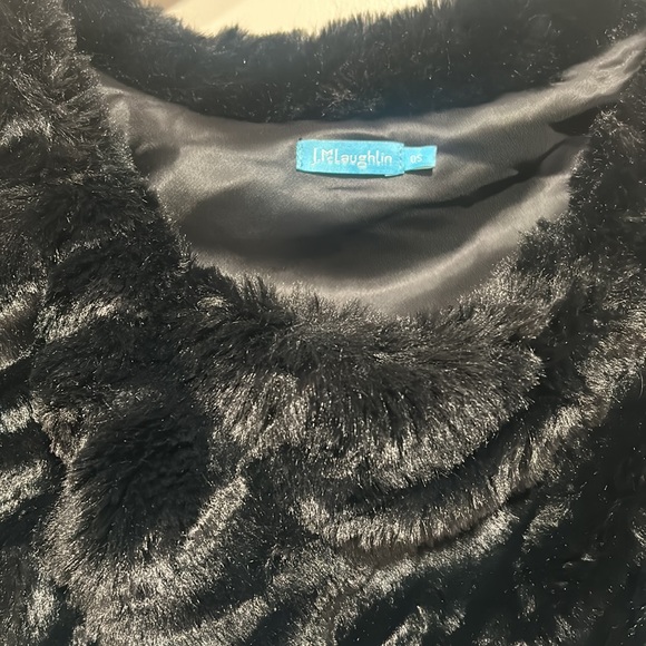 J.McLaughlin Luxurious Black Faux Fur Poncho - Picture 3 of 4